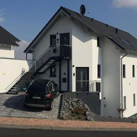 Ferienhaus Uitzicht Op De Pellenz *