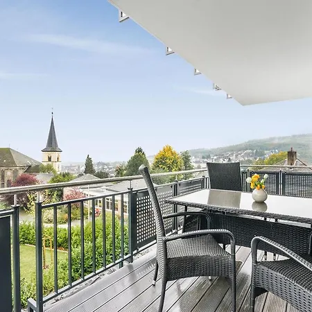 Ferienhaus Uitzicht Op De Pellenz